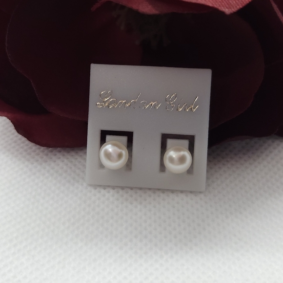 White Pearl Stud Earrings Landan Girl Real Pearl Stud Earrings - Picture 10 of 11